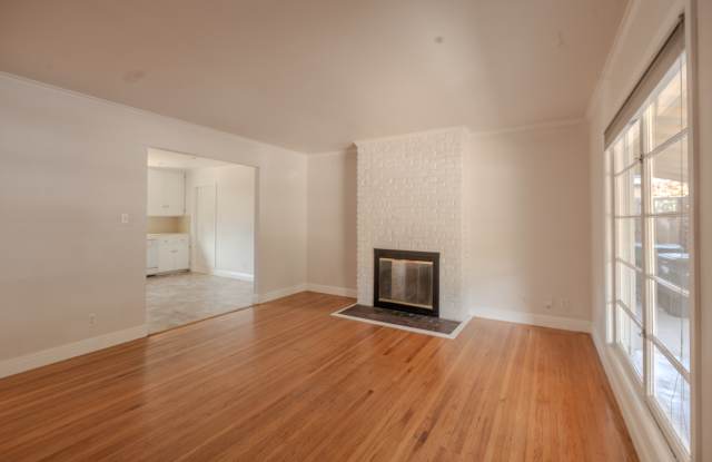 207 Okeefe St Gallery 2