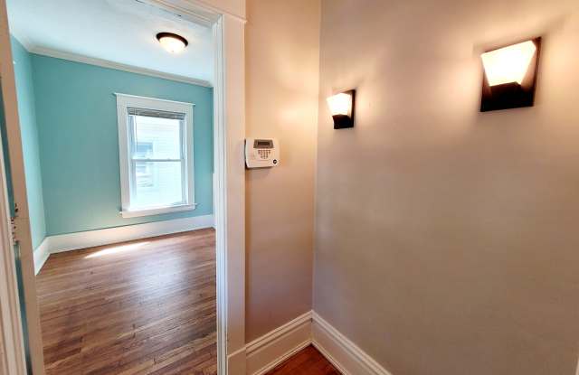 1252 Bemis Street Southeast Gallery 2