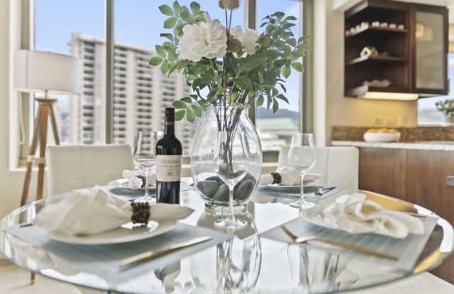 Watermark Waikiki Unit 901 w/ Panoramic Oceanviews Gallery 4