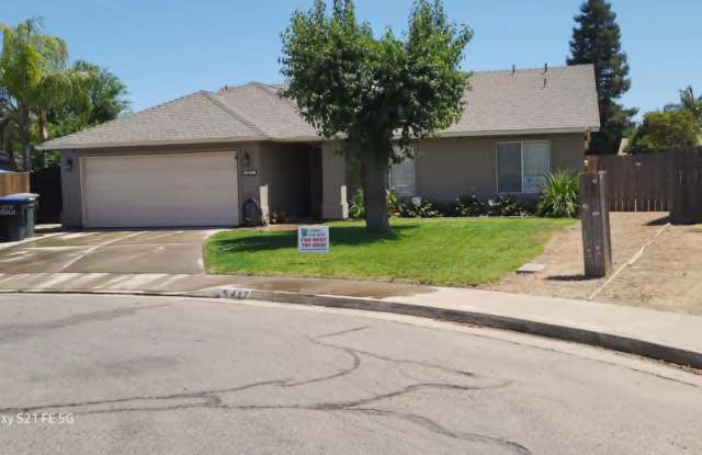 Immaculate 3 Bedroom 2 Bath House locate within walking distance to Orchard Riverwalk. photos photos