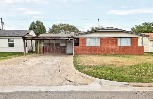 Move In Ready Home with Remodeled Interior and Bonus Space Gallery 1