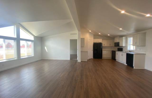 Deer Park-Brand New Home with Brand New 26x60 shop on 10 acres-available now. Gallery 4
