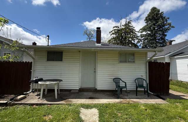 3 Bedroom - Renovated - Exquisite Gallery 3