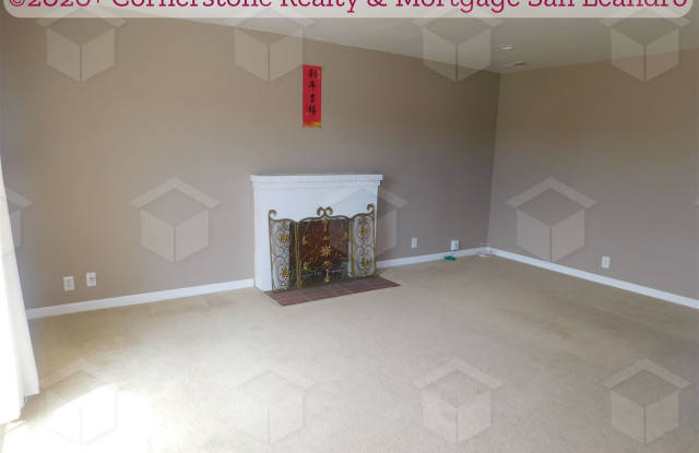 374 Aloha Dr Gallery 3