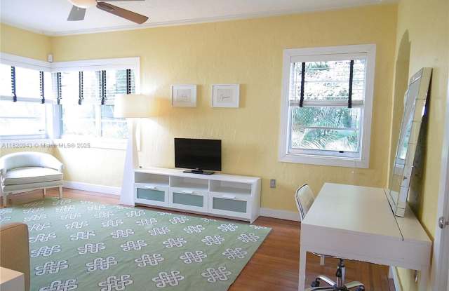 1553 Meridian Ave photos photos