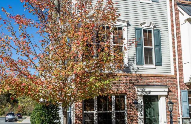 4442 POTOMAC HIGHLANDS CIRCLE - 4442 Potomac Highlands Circle, Triangle, VA 22172