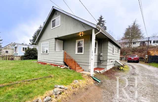 Charming & Spacious: A Home Full of Character and Warmth Gallery 3