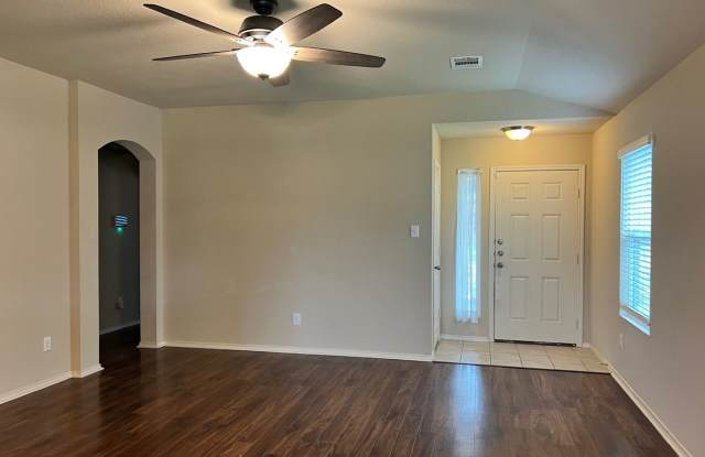 Great Home In The Meadows Gallery 4