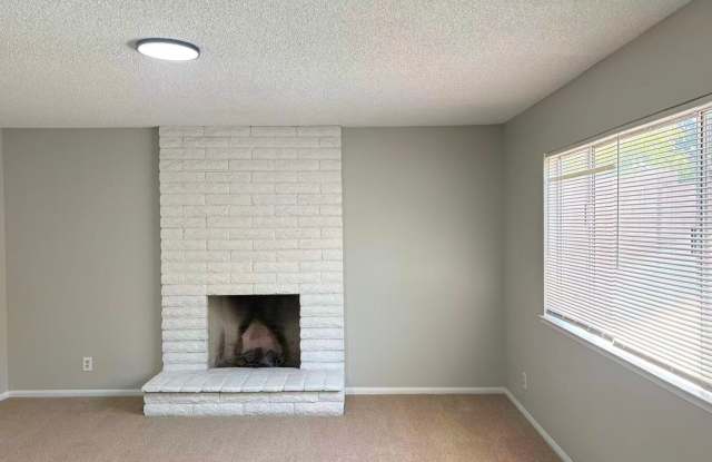 7805 Aplin Gallery 4