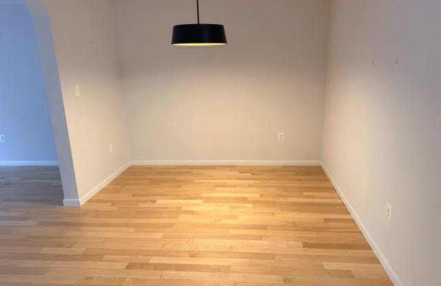 6062 HOLLOW HILL Lane Gallery 4