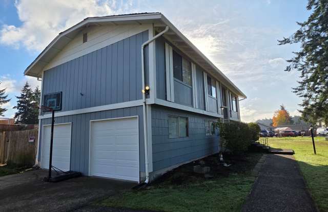 Super Clean Split Level Home with Huge Yard! - 2616 147th Street East, Parkland, WA 98445