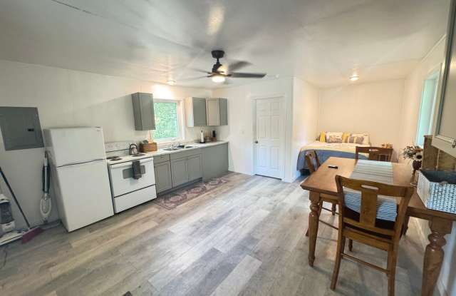 New Construction Efficiency just out of town. Gallery 4