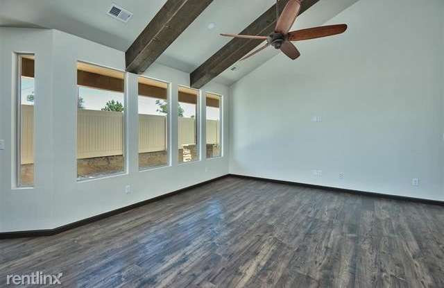 2499 Tiptop Ave B Gallery 4