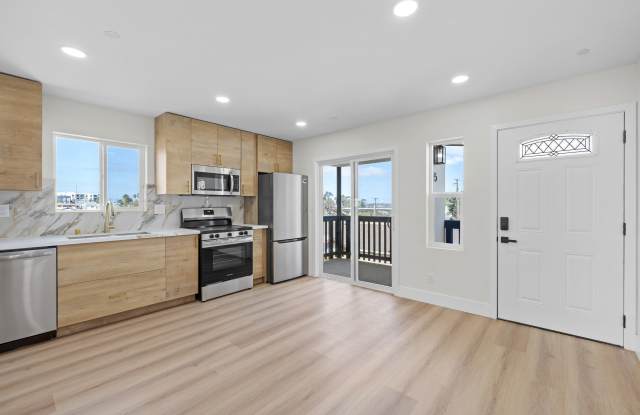 4565 Iowa Street - 4567 - Unit 5 Gallery 3