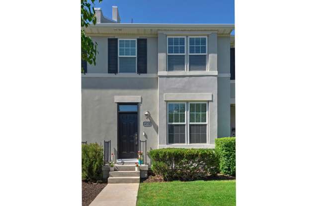 Stunning Daybreak Townhome! **Open House 7/12/25 - 10am - 1p** $500 MOVE IN BONUS FOR LEASE BY 8/1! photos photos