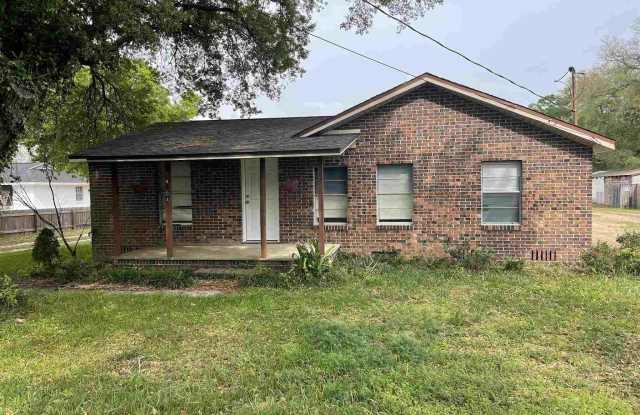 4604 Woodbine Rd photos photos