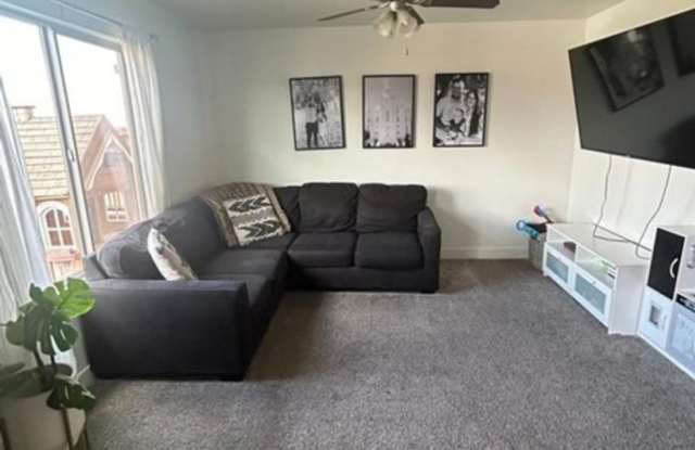 Desert Edge Townhome Gallery 3