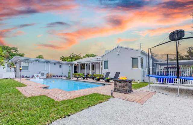 1230 SW 22nd Ter photos photos