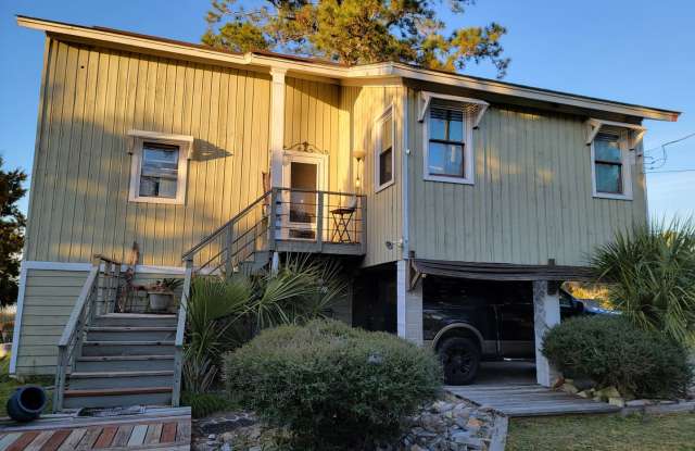 Spacious Two Story on Thunderbolt Marsh View photos photos