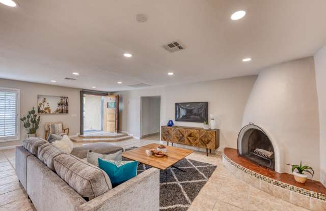 2035 E GARDENIA Avenue Gallery 3