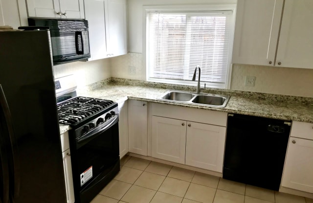 304 1/2 South 7th Ave - 304 1/2 S 7th Ave, Brighton, CO 80601