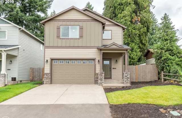 3 bedroom Home Covered Patio home has AC !!! photos photos