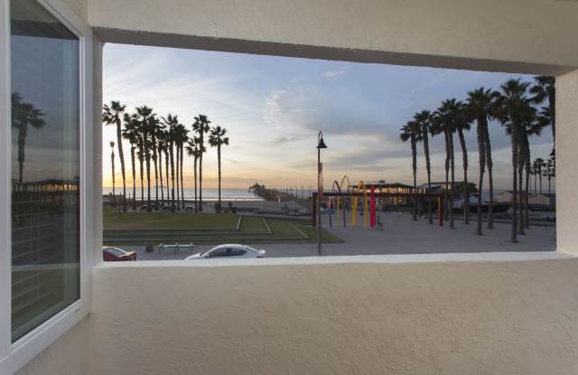 Imperial Beach: Unobstructed Ocean and Pier Views with 2 Balconies!!! photos photos