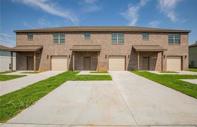 2003 Azlin  PL Unit #B photos photos