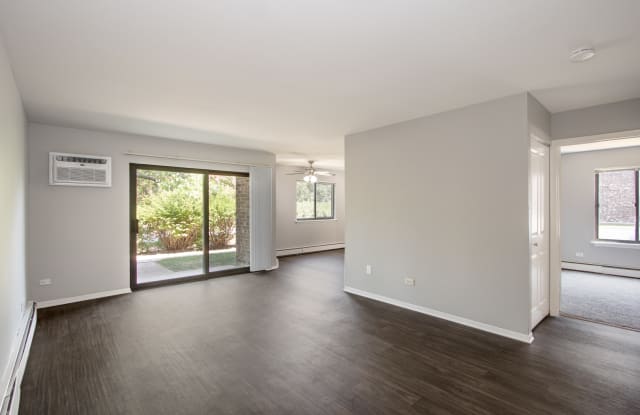 Emerald Pointe Apartments Gallery 2
