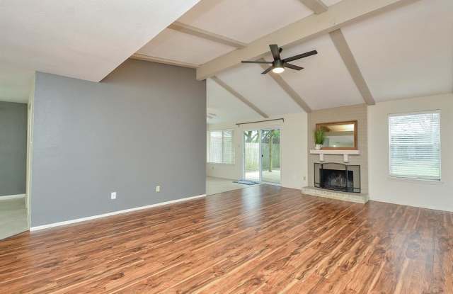 1514 Ashwood Drive Gallery 4