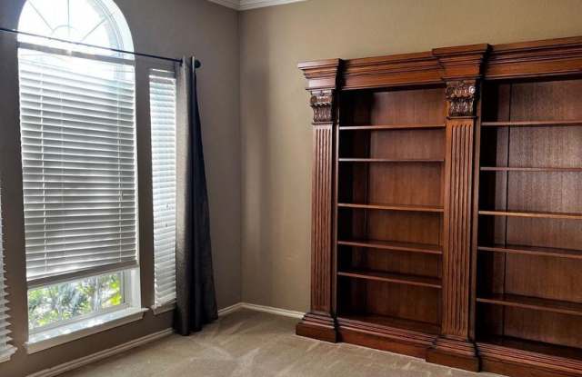 22339 Navasota Circle Gallery 3