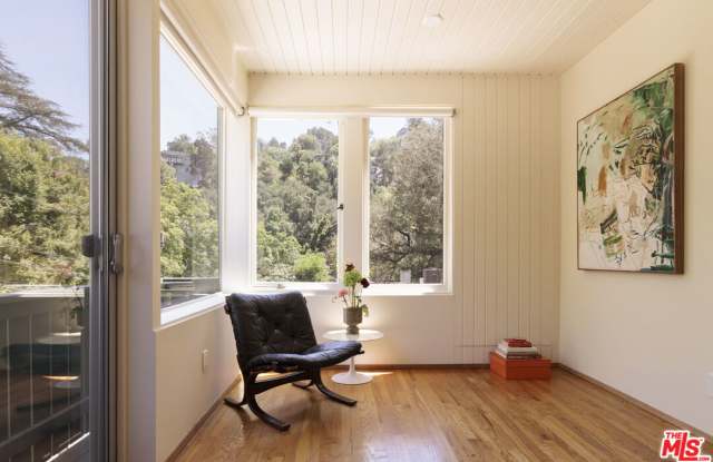 8322 Ridpath Drive Gallery 3