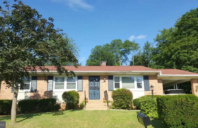 1122 COURT REVERE photos photos