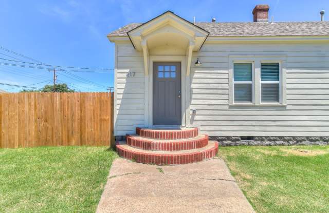 Beautifully Remodeled 2 bed / 1 bath photos photos
