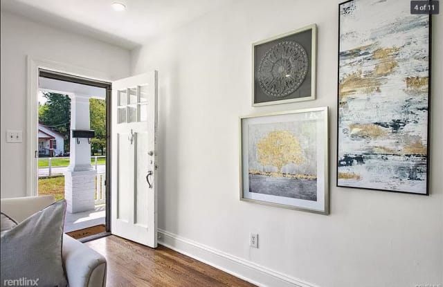 3079 Logandale Ave Gallery 2