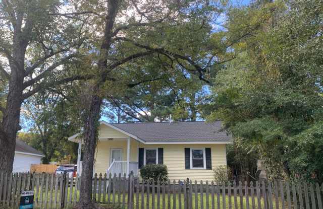 2 Bedroom 1 Bath SFH in Wilmington!! Gallery 4