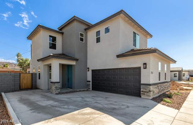 957 E DESERT Drive photos photos