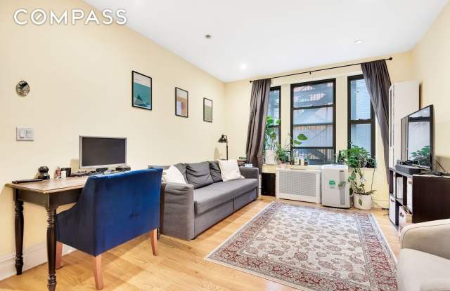 750 Riverside Drive photos photos