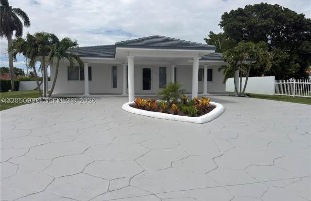 13895 SW 22nd St photos photos