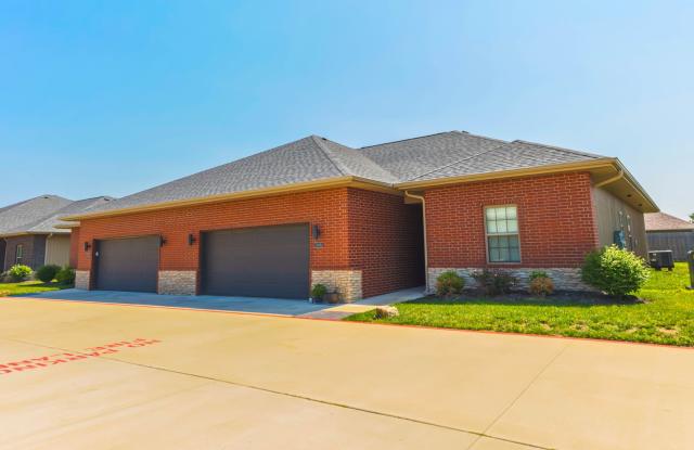 NEW LUXURY 3 BED 2 BATH 2 CAR GARAGE DUPLEX photos photos