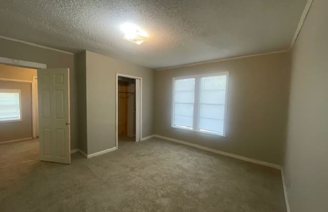 Renovated 2 Bedroom 1.5 Bath Home for Rent!! Gallery 4