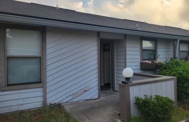 $1200 - 2/2 - Jefferson Square Apartment - Ready to view photos photos