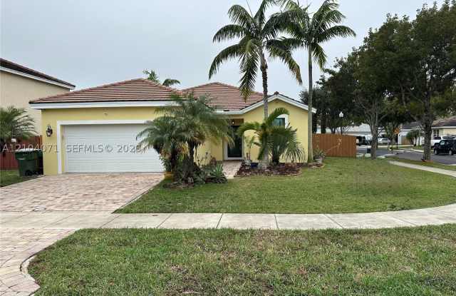 3060 SE 4th Ct Gallery 2