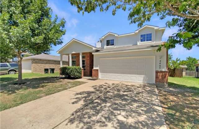 3-bedroom 2.5-bathroom house!  HOUSING ACCEPTED! Gallery 1