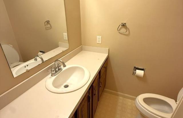 5446 OXFORD Drive Gallery 4