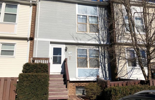 18943 PINE RIDGE LN #9-6 - 18943 Pine Ridge Lane, Germantown, MD 20874
