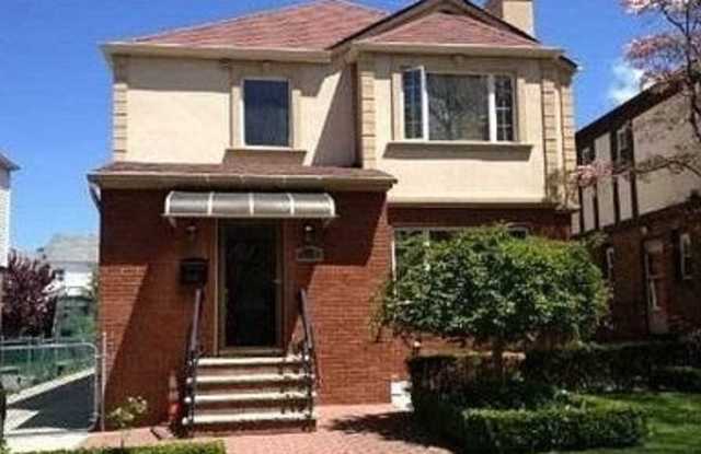 73-63 190 St - 73-63 190th Street, Queens, NY 11366