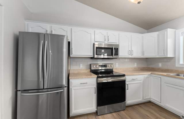 8208 S Hughes AveUnit #1 Gallery 2