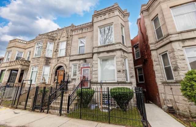 3827 W Flournoy Street Gallery 3