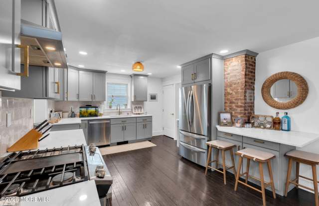 555 Ocean Road Gallery 2